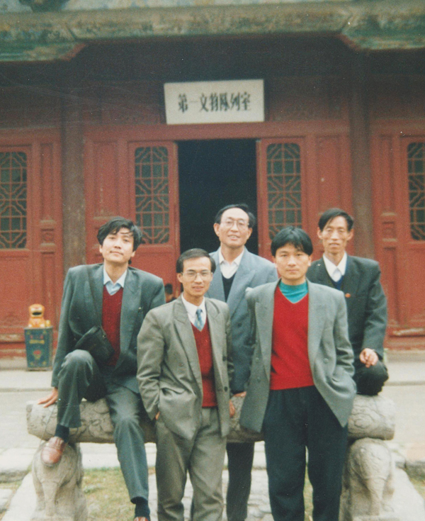 008 前排左一團委書記高丙杰、前排右一組織干事王小龍，后排中黨辦主任馮振宇 右一宣傳部長王衛(wèi)民 (71).jpg