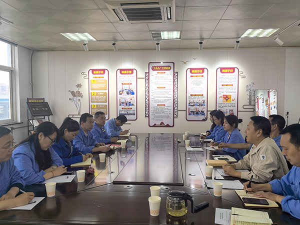 5月23日，法審、實業(yè)黨支部結(jié)對開展“學思鑄魂 共促共建”主題黨日活動 (2).jpg