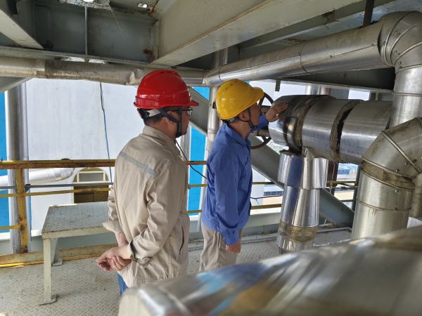 6月5日上午，尿素車間開展節(jié)前安全檢查.jpg