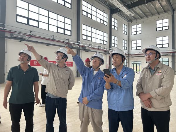 7.10公司領(lǐng)導(dǎo)深入施工現(xiàn)場、職工餐廳督導(dǎo)檢查附圖   1.jpg
